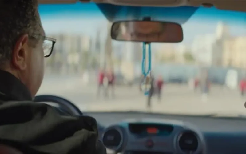 ماجد الكدواني يعود إلى شقته ضمن أحداث الحلقة 10 من مسلسل كان ياما كان